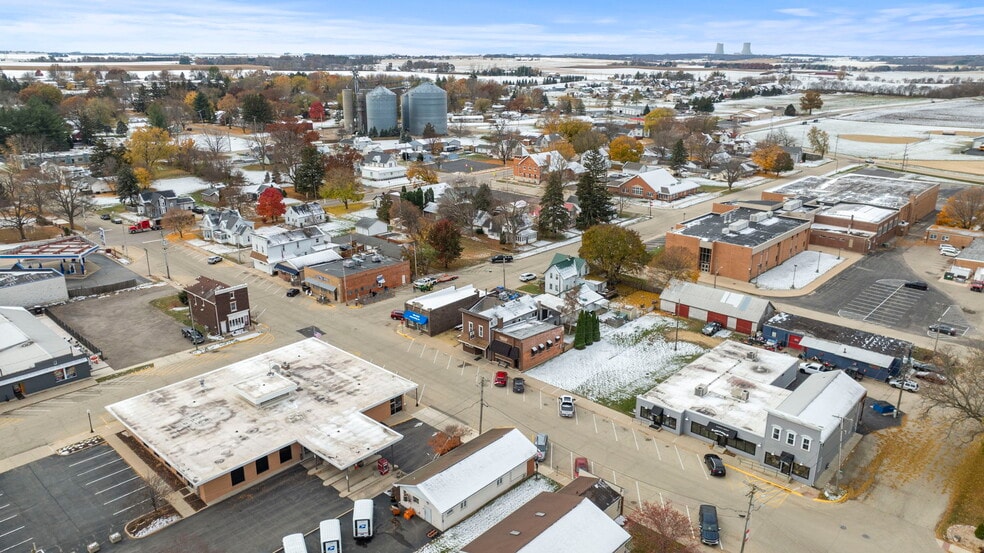 More Photos Of 208 N Walnut St, Stillman Valley General Retail For Sale