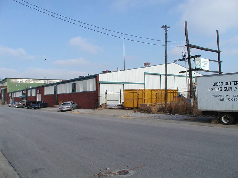 More Photos Of 1427 Howell St, North Kansas City Manufacturing For Lease