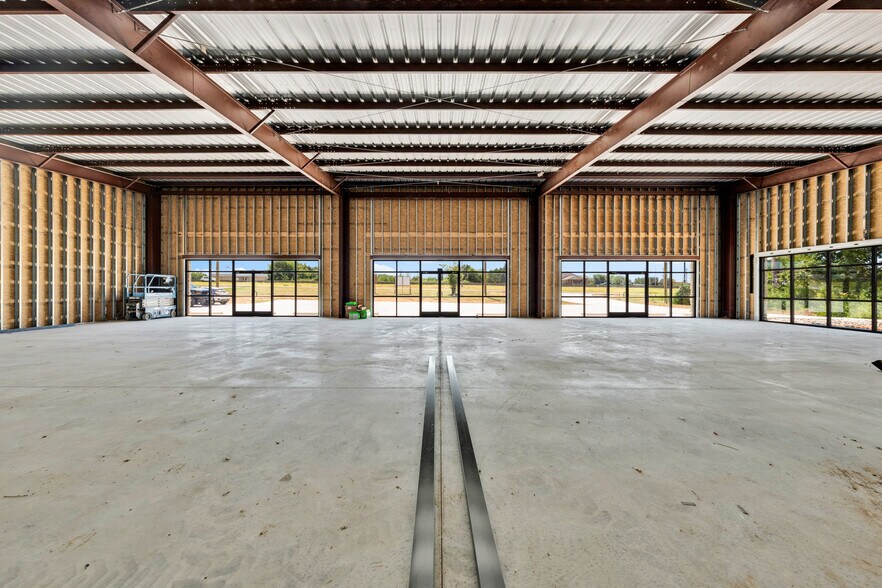 More Photos Of 410 Interstate 30 Frontage Rd., Mount Vernon General Retail For Lease
