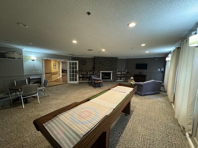 More Photos Of 725 Gibralter St, Norfolk Flex For Sale