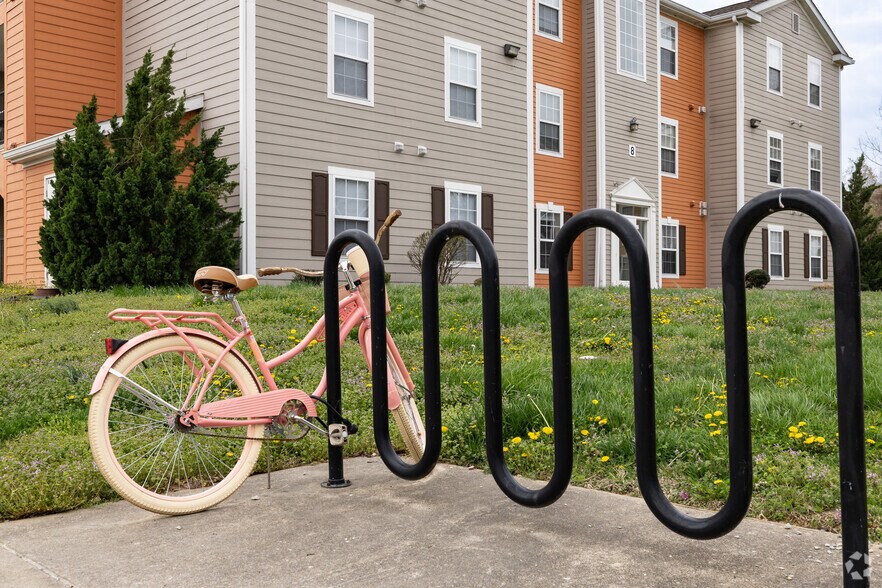 More Photos Of 500 Saluki Blvd, Carbondale Apartments For Sale