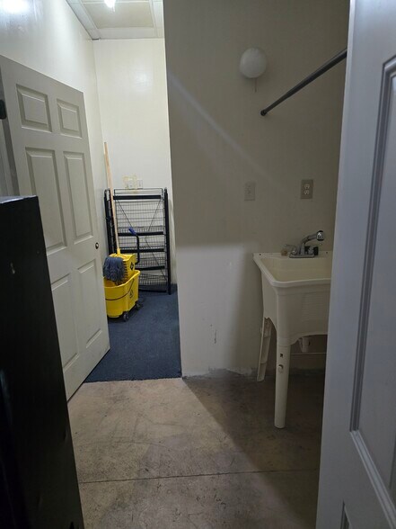 More Photos Of 1370 Us-80 Hwy E, Pooler Flex For Lease