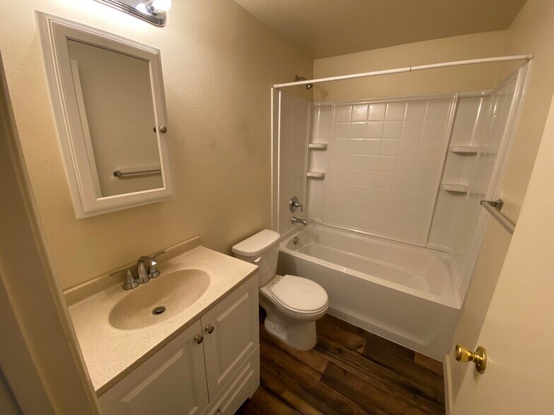 More Photos Of 25 N Airport Rd, Deer Park Apartments For Sale