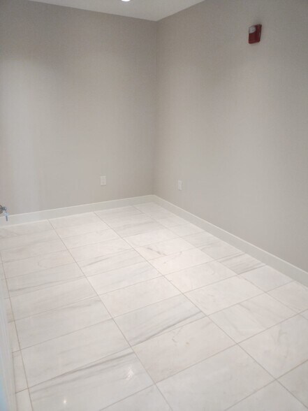 More Photos Of 1001 10th Ave S, Naples Office Residential For Sale