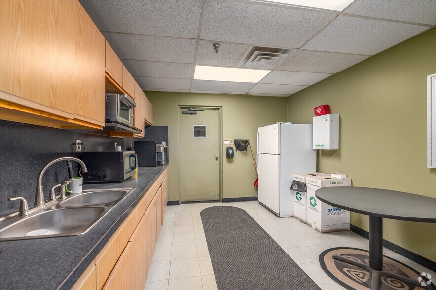 More Photos Of 4437 E 49th St, Cleveland Warehouse For Sale