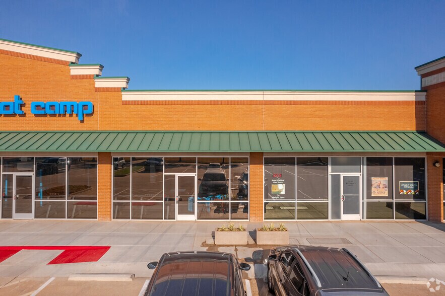 More Photos Of 2122 Rufe Snow Dr, Keller General Retail For Sale