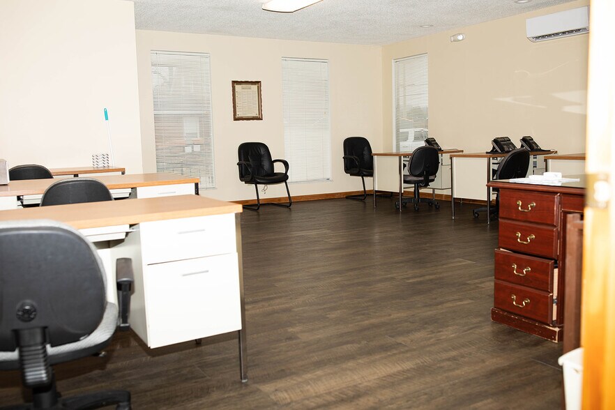 More Photos Of 413 27th St, Vienna Office Residential For Lease