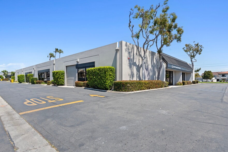 More Photos Of 20695 S Western Ave, Torrance Unknown For Lease