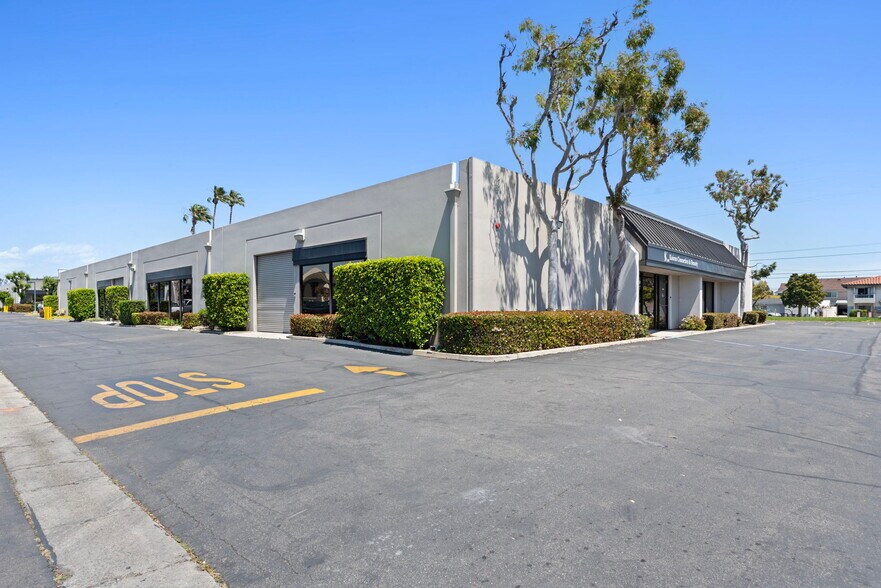 More Photos Of 20725 S Western Ave, Torrance Light Manufacturing For Lease