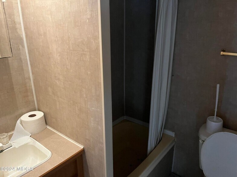 More Photos Of 381 Elam Rd, Gordon Lodge Meeting Hall For Sale