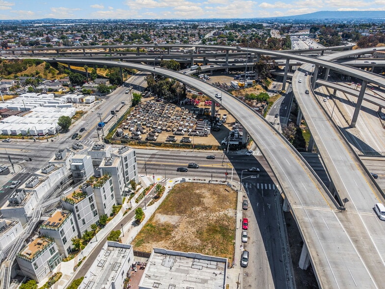 More Photos Of 311 W Imperial Highway, Los Angeles Land For Lease