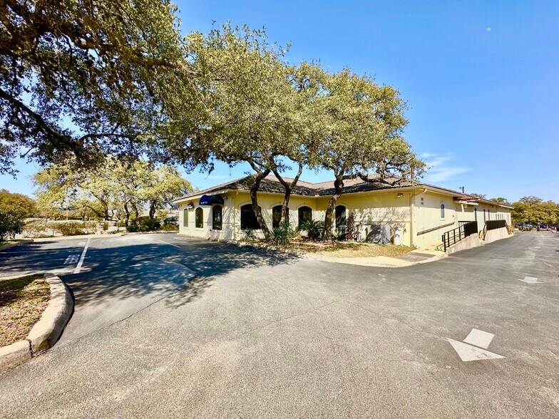 More Photos Of 104 Gallery Cir, San Antonio Medical For Lease