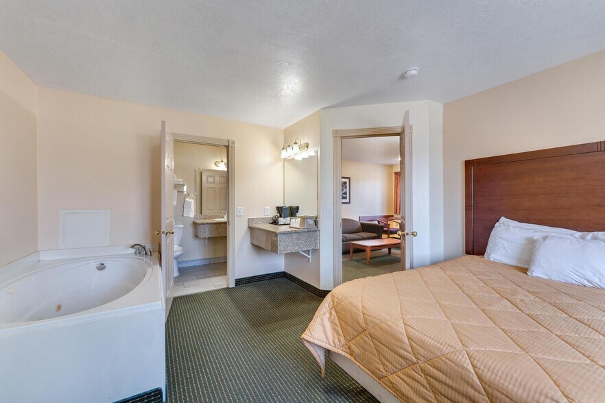 More Photos Of 260 W Main St, Vernal Hotel For Sale