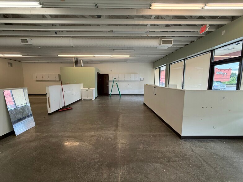 More Photos Of 4013-4015 Lien Rd, Madison General Retail For Lease