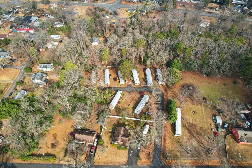More Photos Of 136 Cain Cir, Spartanburg Manufactured Housing Mobile Home Park For Sale