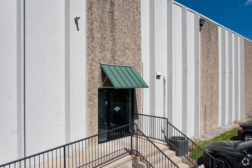 More Photos Of 7090 Industrial Rd, Florence Warehouse For Lease