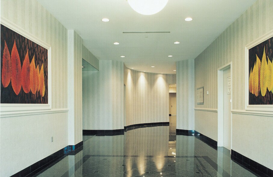 More Photos Of 333 Meadowlands Pkwy, Secaucus Office For Lease