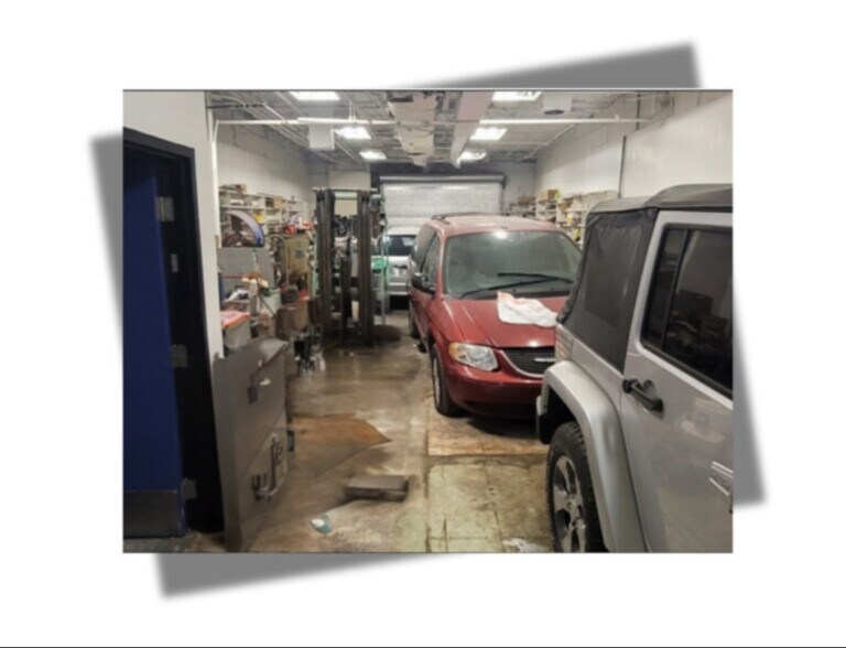 More Photos Of 3859 Washington Blvd, Chicago Industrial For Sale