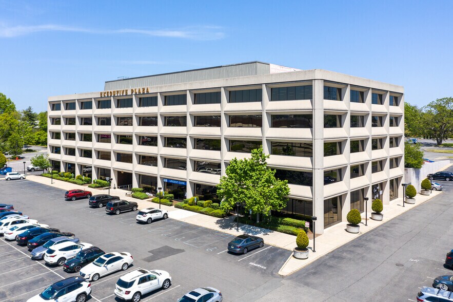 Primary Photo Of 10 Parsonage Rd, Edison Medical For Lease