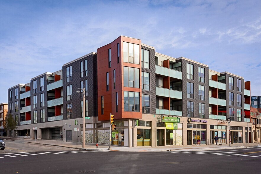 More Photos Of 2310 N Oakland Ave, Milwaukee Apartments For Lease