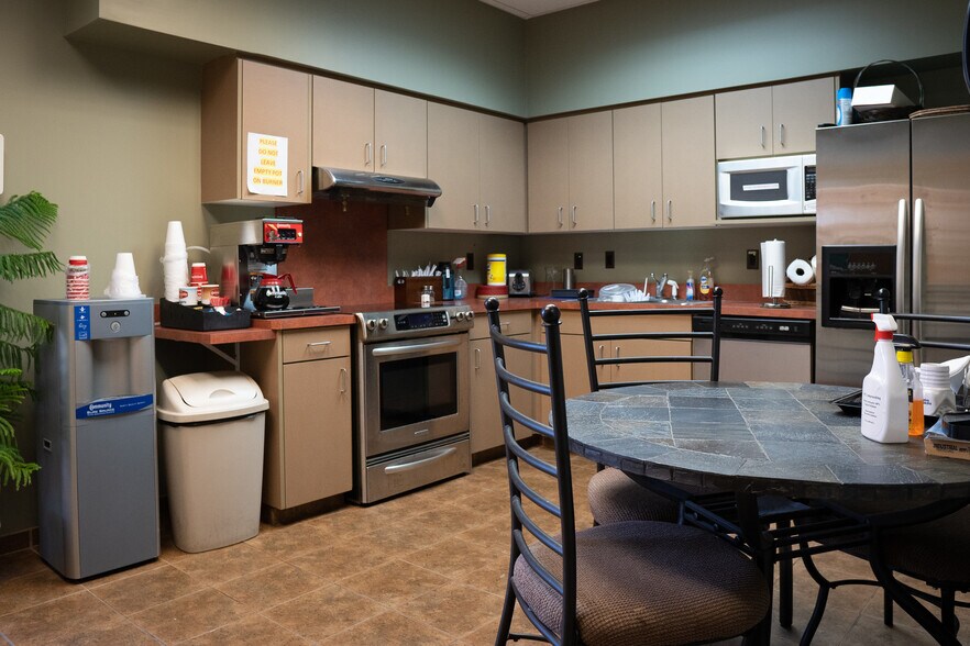 More Photos Of 602 Crescent Pl, Ridgeland Office For Lease