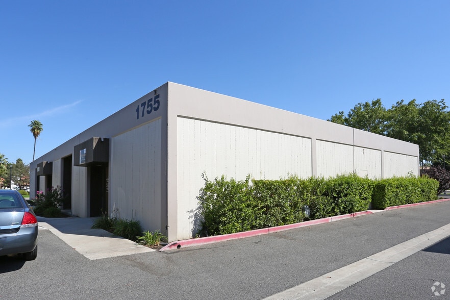 More Photos Of 1755 N Gateway Blvd, Fresno Office For Lease