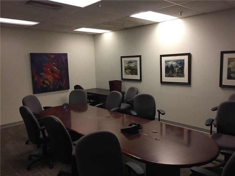 More Photos Of 2821 Riverside Dr, Ottawa Office For Sale