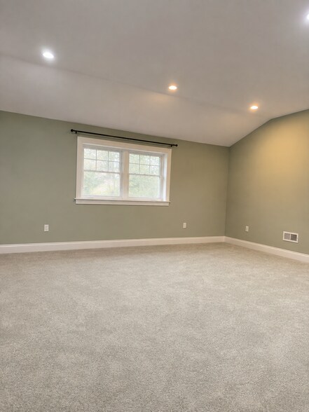 More Photos Of 1454 Grafton St, Worcester Light Manufacturing For Lease