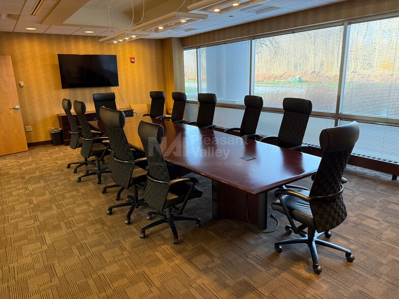 More Photos Of 3800 Embassy Pky, Fairlawn Office For Lease