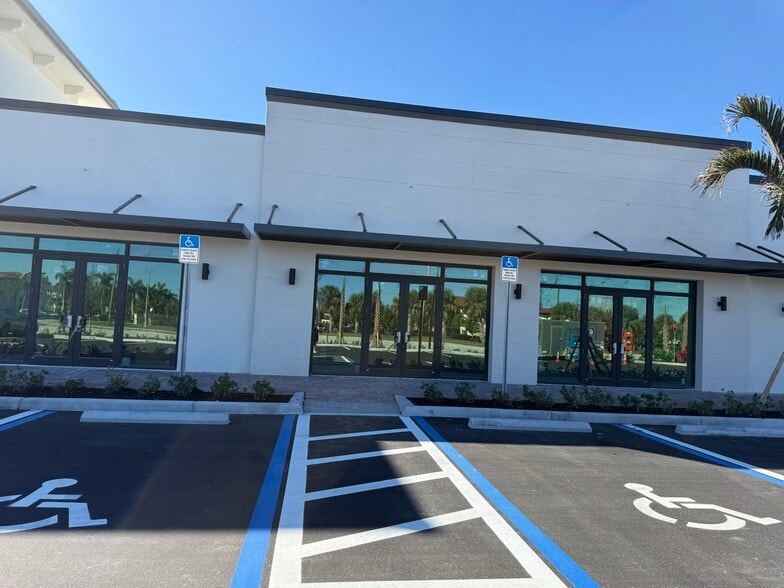More Photos Of 9985 Estero Oaks Dr, Fort Myers Freestanding For Lease