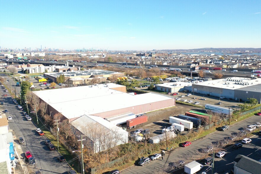 More Photos Of 26 Papetti Plz, Elizabeth Warehouse For Lease