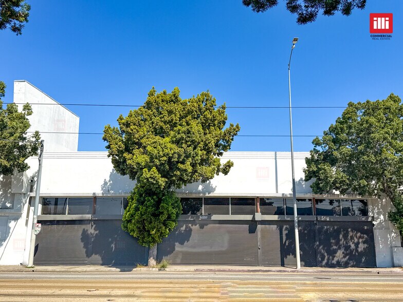 More Photos Of 1207 E Washington Blvd, Los Angeles Showroom For Lease