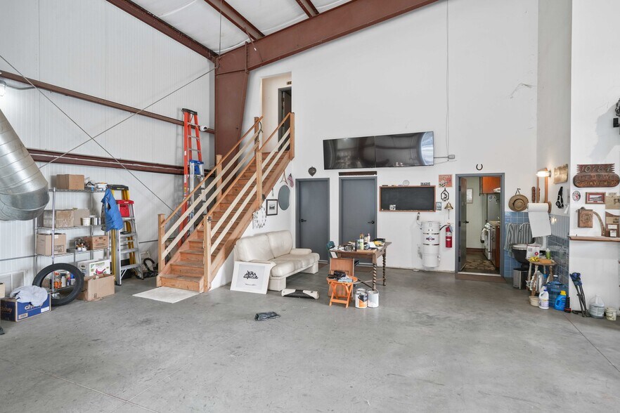 More Photos Of 3212 Mt Pinos Way, Frazier Park Light Manufacturing For Sale