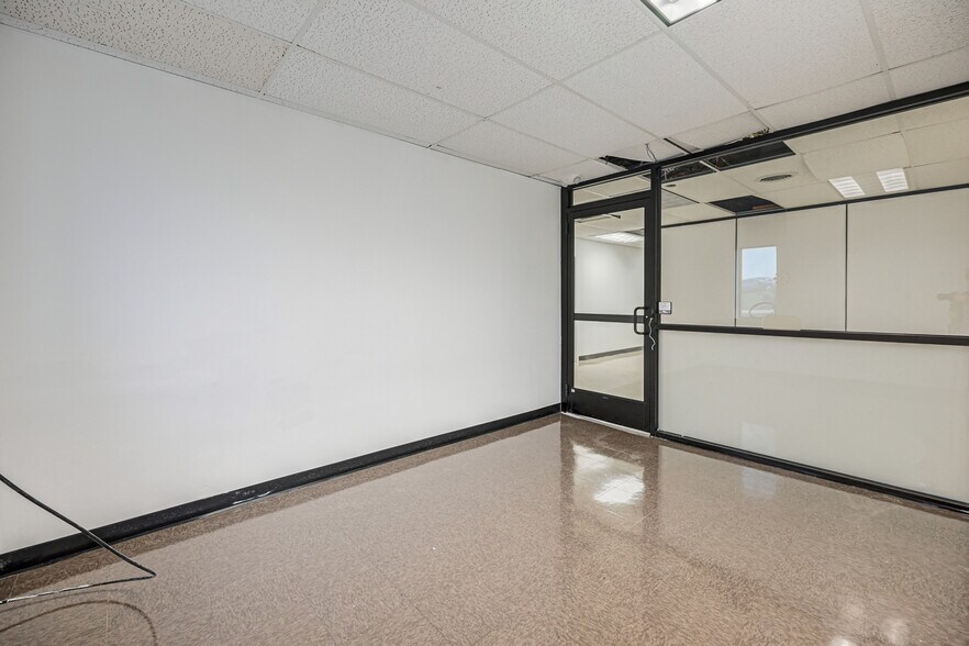 More Photos Of 20 Willow Springs Cir, York Warehouse For Sale