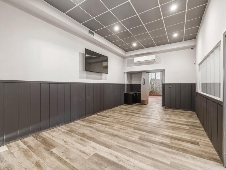 More Photos Of 225 95th St, Surfside Storefront For Lease