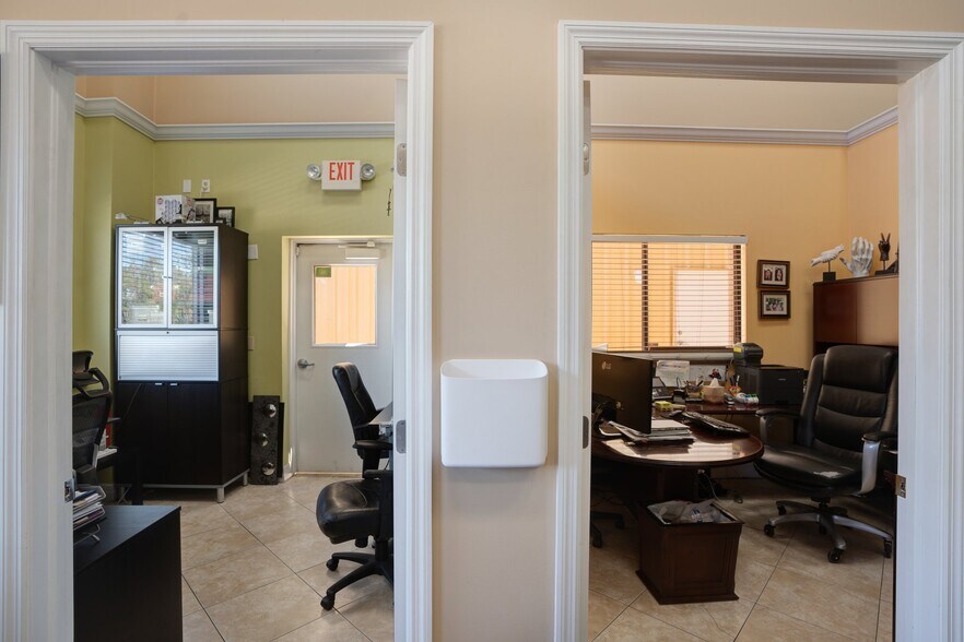 More Photos Of 1500 Desoto Rd, Sarasota Warehouse For Sale