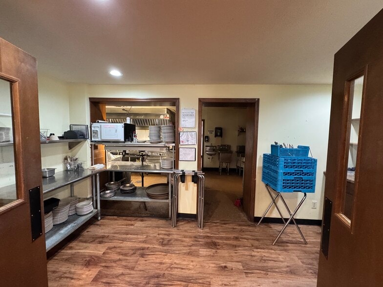 More Photos Of 25020 May St, Edwardsburg General Retail For Sale