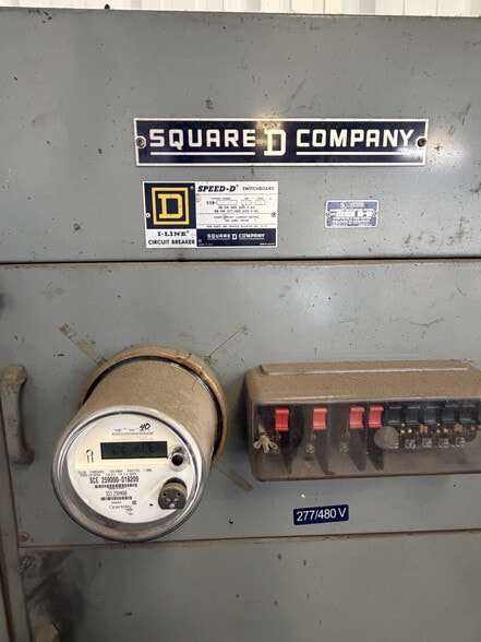 More Photos Of 14562 Manzanita Dr, Fontana Warehouse For Lease