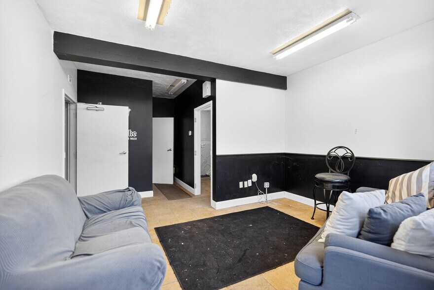 More Photos Of 1141 Silver Ln, McKees Rocks Carwash For Sale