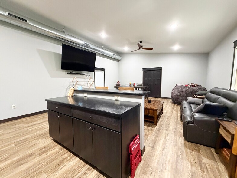 More Photos Of 359 Elm st, New Auburn Freestanding For Sale
