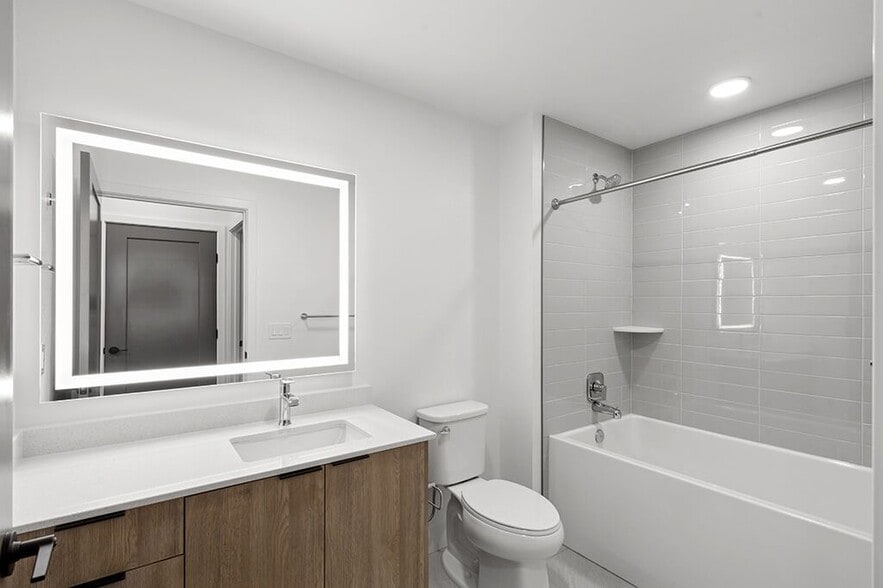 More Photos Of 12430 NE 120th St, Kirkland Apartments For Lease