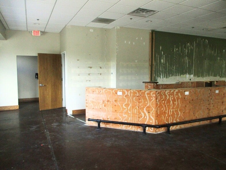 More Photos Of 1192 Manitou Rd, Hilton Freestanding For Lease