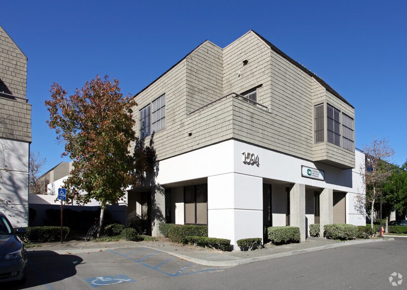 More Photos Of 1594 N Batavia St, Orange Office For Sale