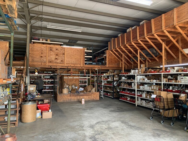 More Photos Of 9990 Sidney Hayes Rd, Orlando Warehouse For Sale