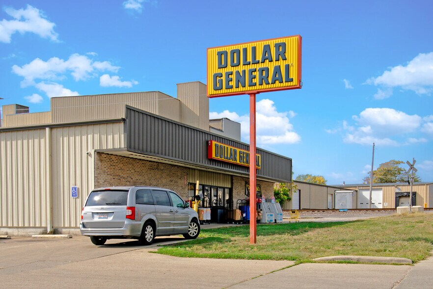 More Photos Of 421 Broadway St, Mount Vernon Freestanding For Sale