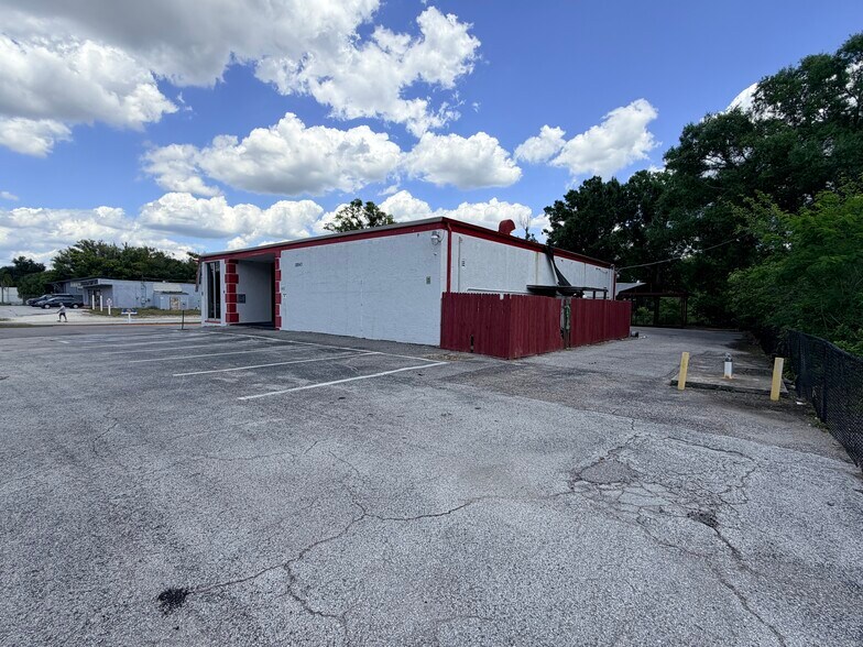 More Photos Of 18843 N US Highway 41, Lutz Office For Sale