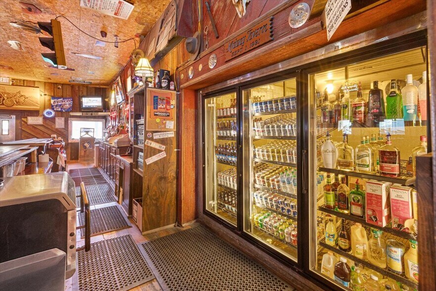 More Photos Of 206 1st St, Soldier Restaurant For Sale