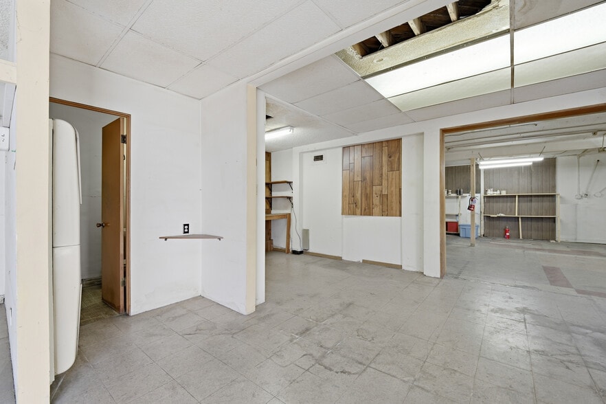 More Photos Of 915 W Olive Ave, Burbank Office For Sale