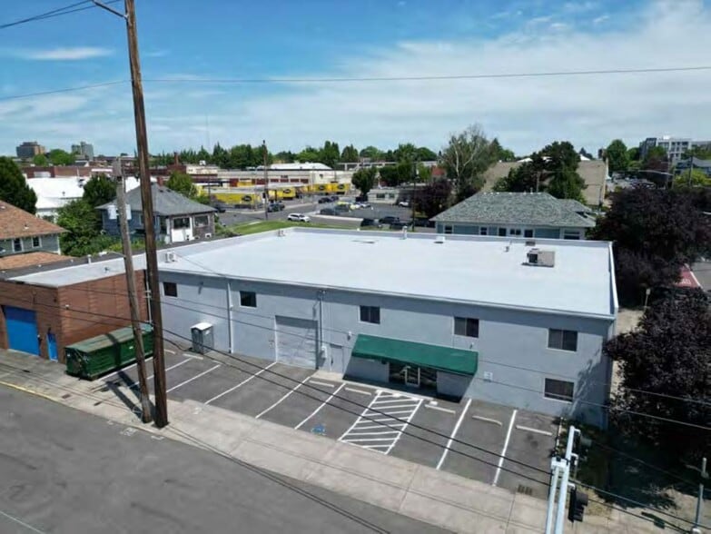 More Photos Of 120 NE 9th Ave, Portland Warehouse For Lease