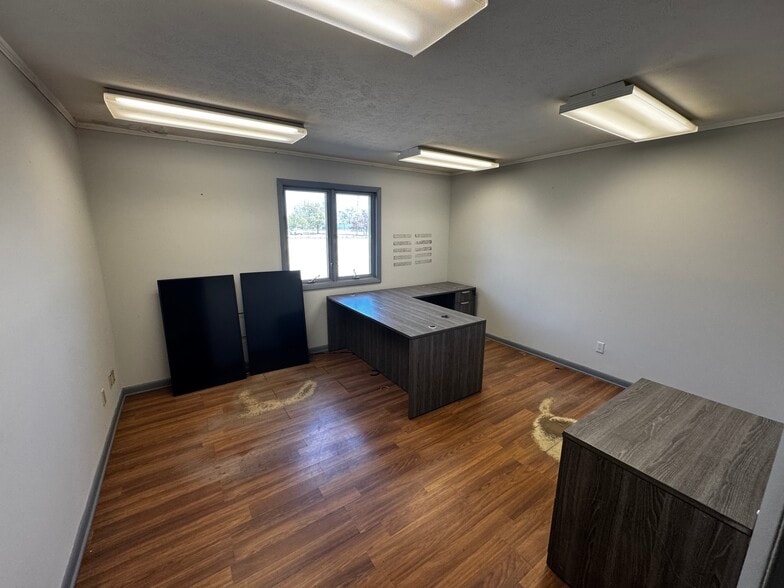 More Photos Of 701 Collins Rd, Elkhart Warehouse For Sale
